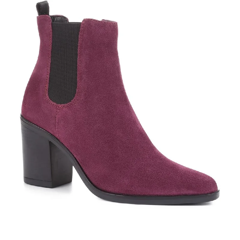 Women's Leather - Strapped Sandals with a Braided Detail in Brown for a Rustic Appeal Women's Leather - Strapped Sandals with a Braided Detail in Brown for a Rustic Appeal Plus Size Women's Wide - Width Platform Sandals in Black for Added Comfort and HeightClair Heeled Chelsea Boots - CLAIR / 322 538 Women's Leather - Strapped Sandals with a Braided Detail in Brown for a Rustic Appeal Women's Leather - Strapped Sandals with a Braided Detail in Brown for a Rustic Appeal Plus Size Women's Wide - Width Platform Sandals in Black for Added Comfort and HeightClair Heeled Chelsea Boots - CLAIR / 322 538