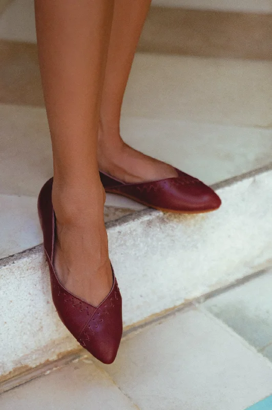 Women's Bow - Embellished Ballet Flats with a Platform Sole in Red for Added Height Elle Pointy Toe Leather Ballet Flats Women's Bow - Embellished Ballet Flats with a Platform Sole in Red for Added Height Elle Pointy Toe Leather Ballet Flats