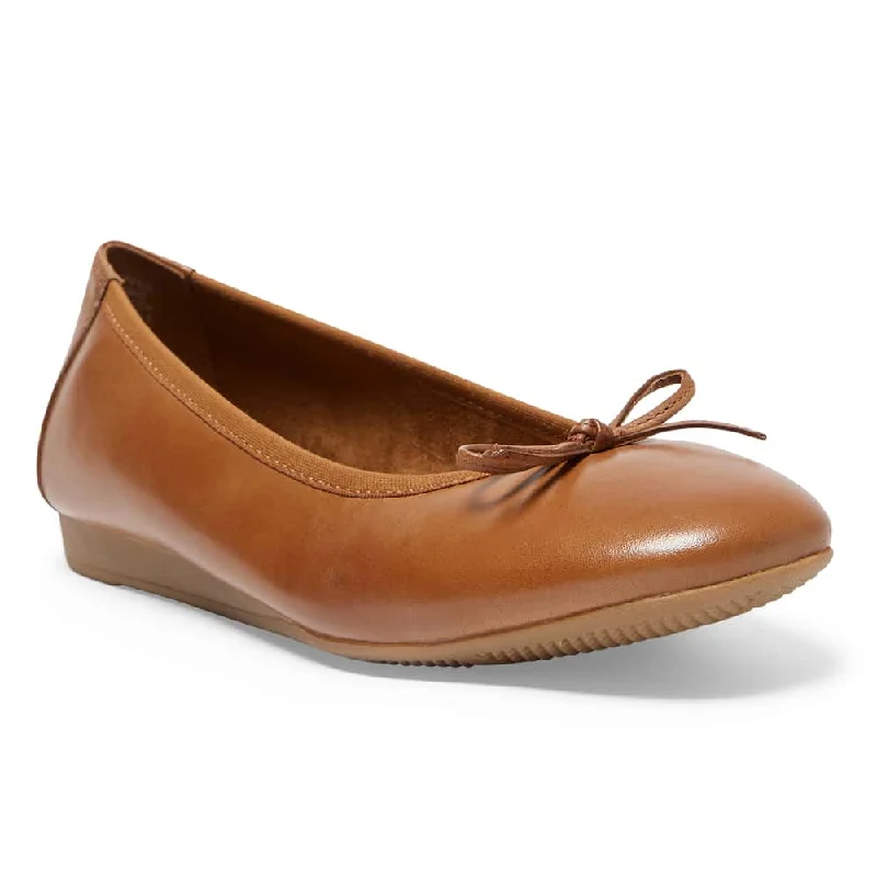 Women's Glitter - Embellished Ballet Flats in Silver for a Sparkly Party Look Belamy Flat in Cognac Leather Women's Glitter - Embellished Ballet Flats in Silver for a Sparkly Party Look Belamy Flat in Cognac Leather