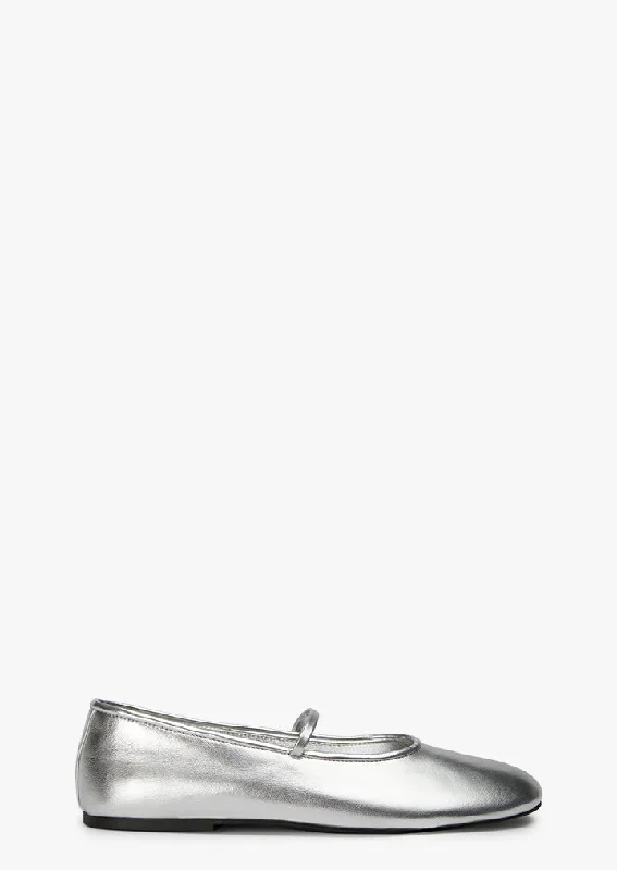 Women's Embroidered Floral Pattern Ballet Flats in White for a Spring - Inspired Outfit Martinez Silver Shimmer Women's Embroidered Floral Pattern Ballet Flats in White for a Spring - Inspired Outfit Martinez Silver Shimmer