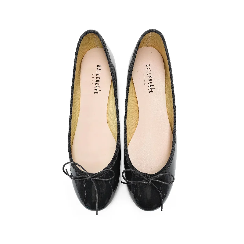 Women's Patent Leather Ballet Flats with Bow Detail in Black for a Classic Look Black patent leather ballet flats Women's Patent Leather Ballet Flats with Bow Detail in Black for a Classic Look Black patent leather ballet flats