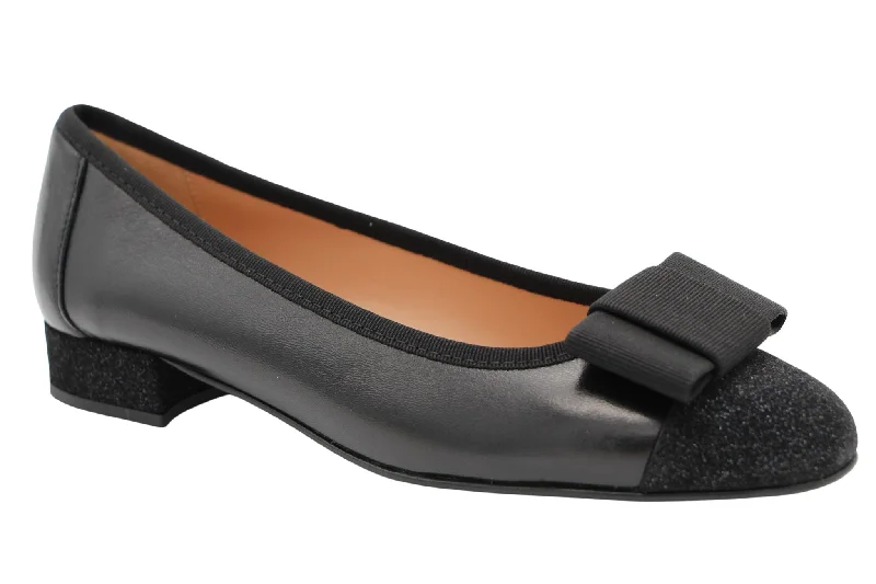 Women's Metallic Foil - Finish Ballet Flats in Gold for a Glamorous Night Out Fabucci Black leather Ballet Flat with Bow Women's Metallic Foil - Finish Ballet Flats in Gold for a Glamorous Night Out Fabucci Black leather Ballet Flat with Bow