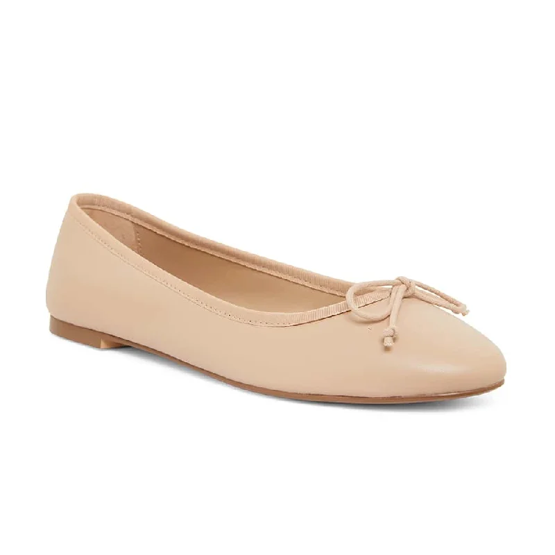 Women's Patent Leather Ballet Flats with Bow Detail in Black for a Classic Look Fonteyn Flat in Nude Leather Women's Patent Leather Ballet Flats with Bow Detail in Black for a Classic Look Fonteyn Flat in Nude Leather