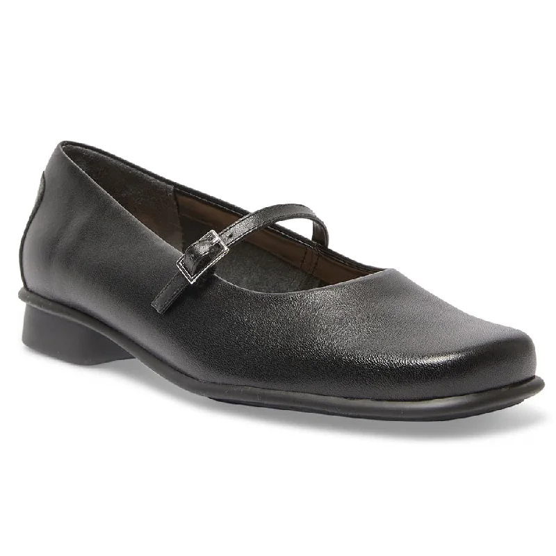 Women's Patent Leather Ballet Flats with Bow Detail in Black for a Classic Look Katrina Flat in Black Leather Women's Patent Leather Ballet Flats with Bow Detail in Black for a Classic Look Katrina Flat in Black Leather