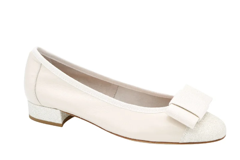 Women's Cashmere - Lined Ballet Flats in Burgundy for Warmth in Cold Weather FABUCCI Cream Leather Ballet Flat with Bow Women's Cashmere - Lined Ballet Flats in Burgundy for Warmth in Cold Weather FABUCCI Cream Leather Ballet Flat with Bow
