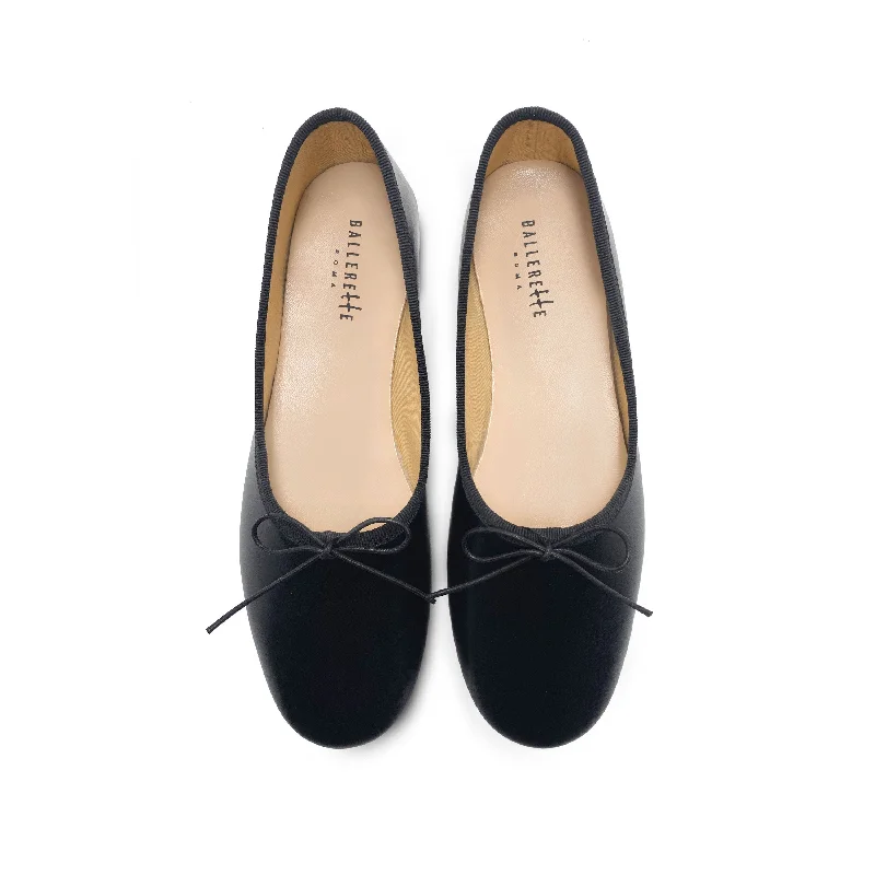 Women's Patent Leather Ballet Flats with Bow Detail in Black for a Classic Look Black leather high-vamp "glove shoes" ballet flats Women's Patent Leather Ballet Flats with Bow Detail in Black for a Classic Look Black leather high-vamp "glove shoes" ballet flats