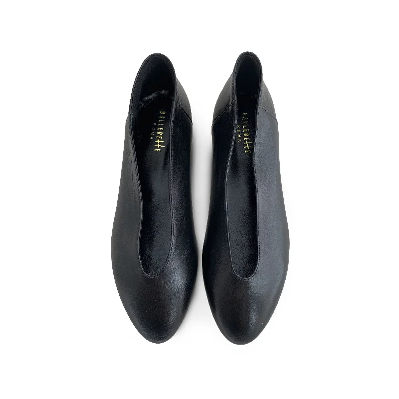 Women's Tassel - Trimmed Ballet Flats in Olive Green for a Trendy Twist Black leather ballet flats with V-cut Women's Tassel - Trimmed Ballet Flats in Olive Green for a Trendy Twist Black leather ballet flats with V-cut