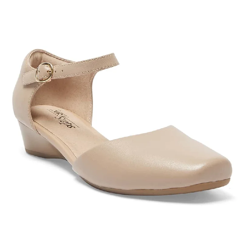 Women's Geometric - Patterned Ballet Flats in Multicolor for a Fashion - Forward Look Sequel Flat in Nude Leather