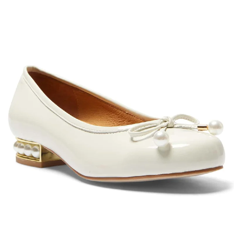 Women's Metallic Foil - Finish Ballet Flats in Gold for a Glamorous Night Out Paris Flat in Ivory Patent Women's Metallic Foil - Finish Ballet Flats in Gold for a Glamorous Night Out Paris Flat in Ivory Patent