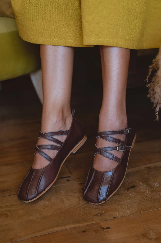 Women's Tassel - Trimmed Ballet Flats in Olive Green for a Trendy Twist Obsession Criss Cross Leather Flats Women's Tassel - Trimmed Ballet Flats in Olive Green for a Trendy Twist Obsession Criss Cross Leather Flats