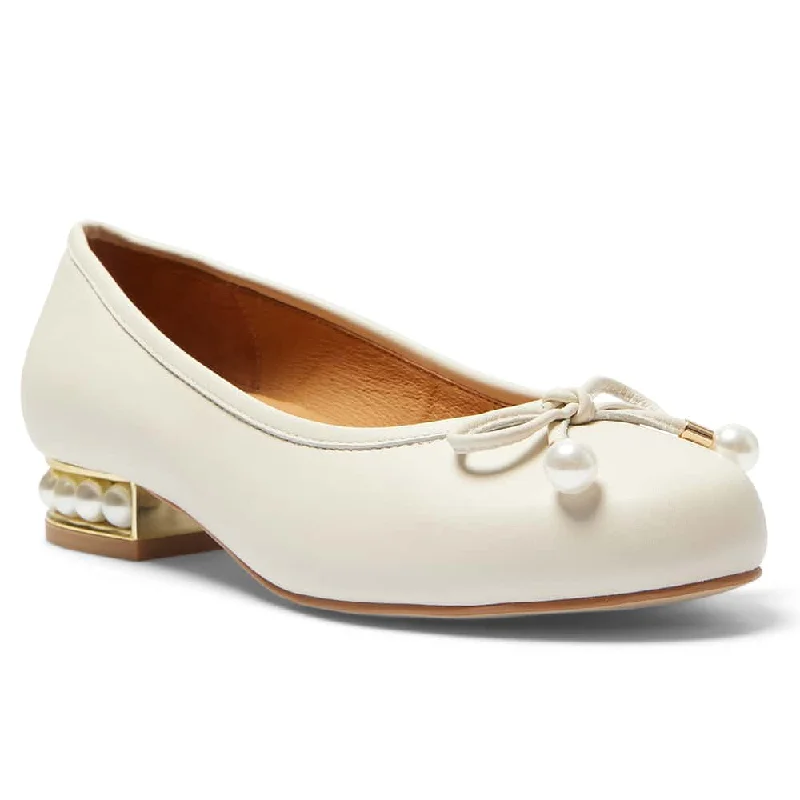 Women's Tassel - Trimmed Ballet Flats in Olive Green for a Trendy Twist Paris Flat in Ivory Leather Women's Tassel - Trimmed Ballet Flats in Olive Green for a Trendy Twist Paris Flat in Ivory Leather