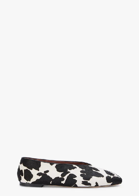 Women's Embroidered Floral Pattern Ballet Flats in White for a Spring - Inspired Outfit Bayley Black/White Pony Women's Embroidered Floral Pattern Ballet Flats in White for a Spring - Inspired Outfit Bayley Black/White Pony