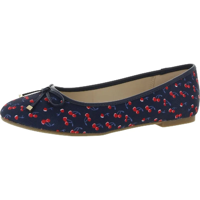 Women's Patent Leather Oxfords with a Glossy Finish in Gold for a Glamorous Night Out Charter Club Womens Kaii Printed Cushioned Footbed Ballet Flats Women's Patent Leather Oxfords with a Glossy Finish in Gold for a Glamorous Night Out Charter Club Womens Kaii Printed Cushioned Footbed Ballet Flats