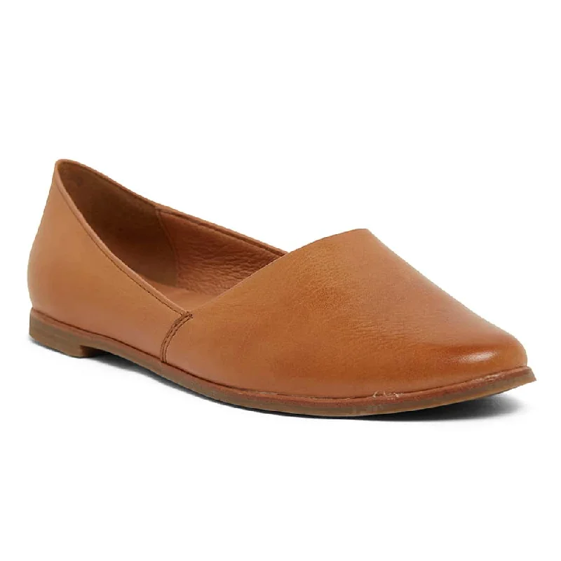 Women's Metallic Foil - Finish Ballet Flats in Gold for a Glamorous Night Out Women's Metallic Foil - Finish Ballet Flats in Gold for a Glamorous Night Out Rachael Flat in Tan Leather
