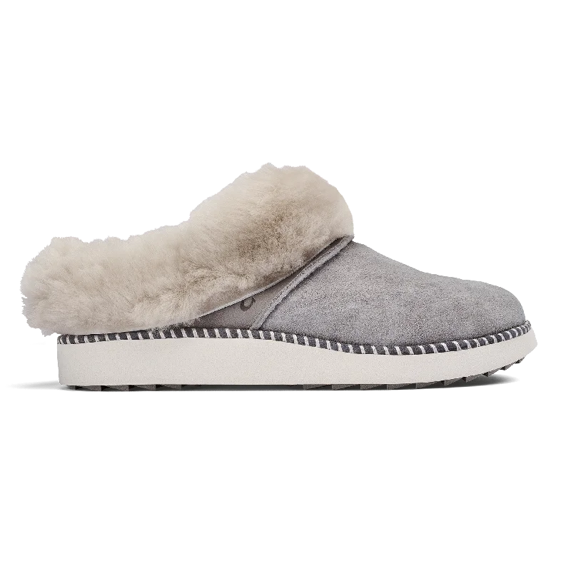 Women's Slippers with a Quilted Pattern in Gray for Added Style Ku‘i - Fog / Mist Grey Women's Slippers with a Quilted Pattern in Gray for Added Style Ku‘i - Fog / Mist Grey