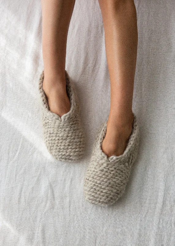 Women's Backless Slippers with a Furry Trim in Light Pink for a Cute and Casual Look NEW - Knitted Bootie Slippers Women's Backless Slippers with a Furry Trim in Light Pink for a Cute and Casual Look NEW - Knitted Bootie Slippers