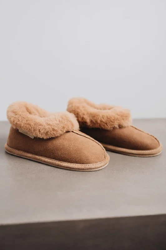 Women's Leather Slippers with a Hand - Stitched Design in Burgundy for Durability ORLA Childrens Sheepskin Slipper Boots with Sole Women's Leather Slippers with a Hand - Stitched Design in Burgundy for Durability ORLA Childrens Sheepskin Slipper Boots with Sole