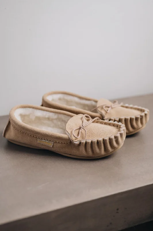 Women's Shearling Lined Slippers with a Fleece Upper in Tan for Ultimate Warmth Women's Moccasin slippers Wool Lined with Sole Women's Shearling Lined Slippers with a Fleece Upper in Tan for Ultimate Warmth Women's Moccasin slippers Wool Lined with Sole