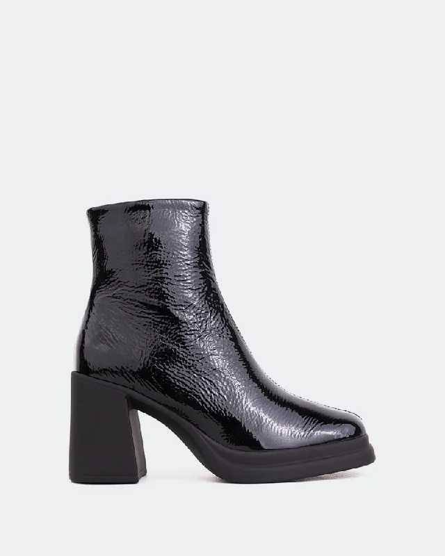 women's flat ankle boots Camillo Black Naplack