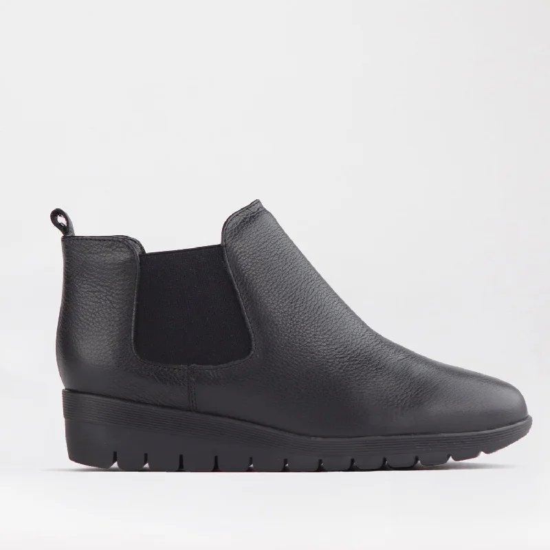 women's ankle boots for winter Chelsea Ankle Boot in Black - 12452