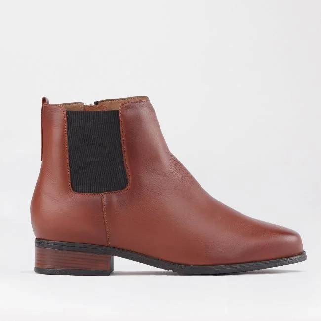 women's ankle boots for petite women Chelsea Ankle Boots in Chestnut - 12603