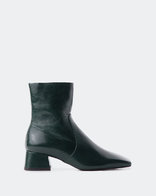 women's ankle boots for fashion-forward Dobie Green Leather